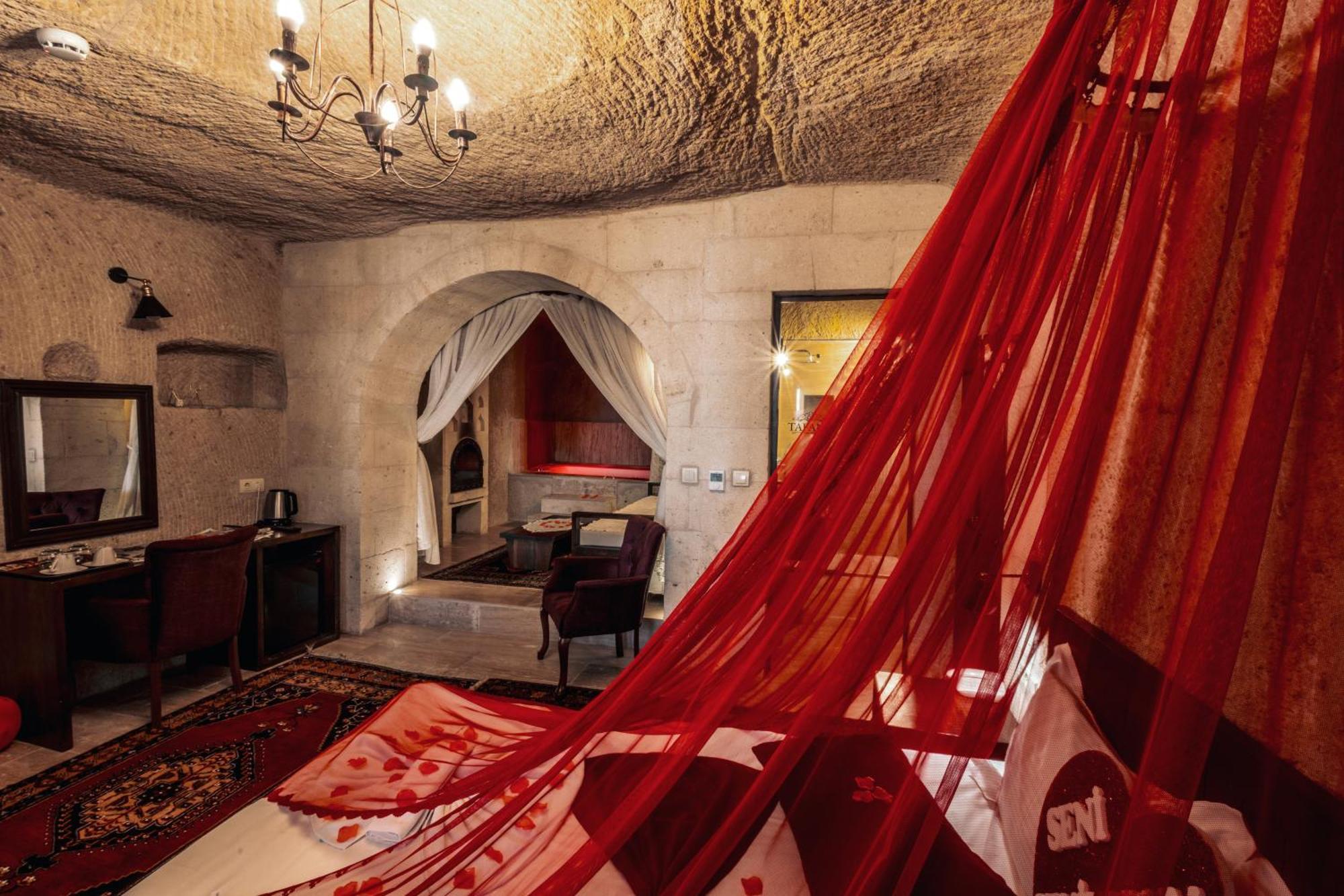 Tafana Cave & Stone Lodge Юргюп Екстериор снимка