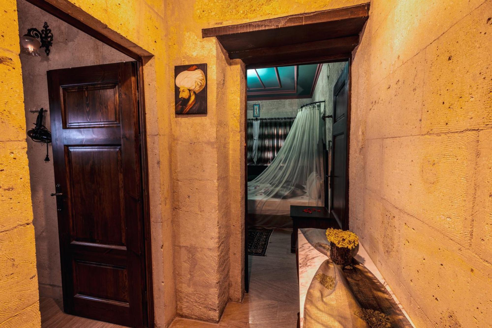 Tafana Cave & Stone Lodge Юргюп Екстериор снимка