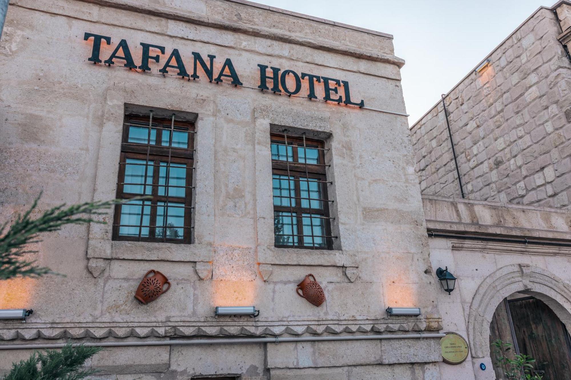 Tafana Cave & Stone Lodge Юргюп Екстериор снимка